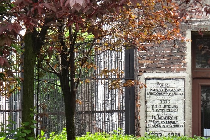 Krakow Kazimierz and Jewish Ghetto Tour With Synagogues - Pricing, Reservation, and Flexibility