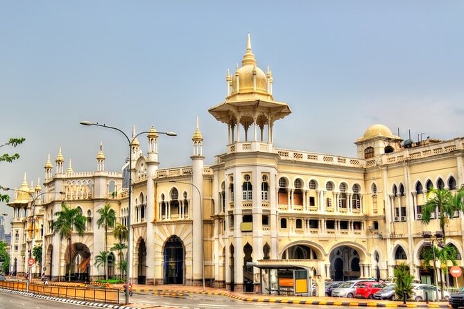 Kuala Lumpur Airport Transfers : Kuala Lumpur to Airport KUL in Business Van - Availability and Reservation