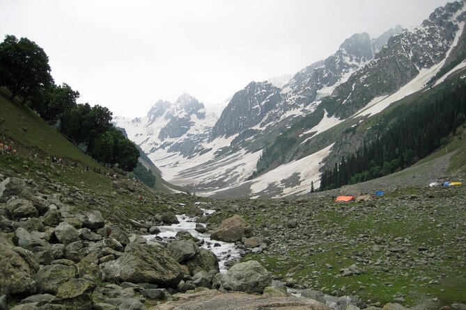 Majestic Sonamarg: a Day Trip to the Meadow of Gold From Srinagar - Packing Essentials