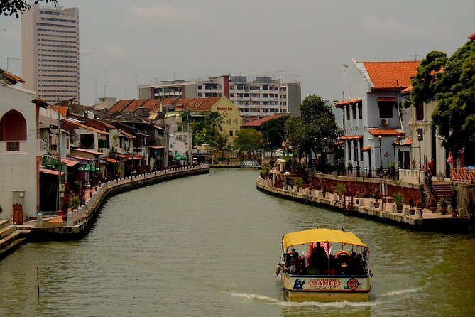 Malacca Day Tour From Kuala Lumpur - Shopping Opportunities