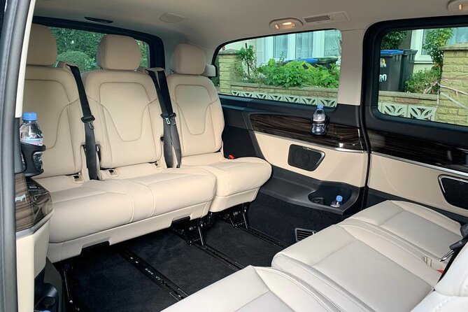 Oxford City Center Private Chauffeur Services To London Gatwick - Transportation Options