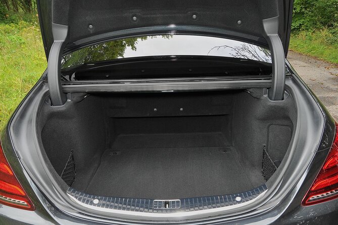 Private Arrival Barcelona Airport BCN to Barcelona by Luxury Car - The Sum Up