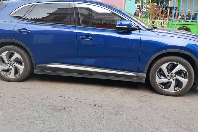 PRIVATE CAR FROM HANOI INTERNATIONAL AIRPORT to HALONG BAY - Meeting and Pickup Arrangements