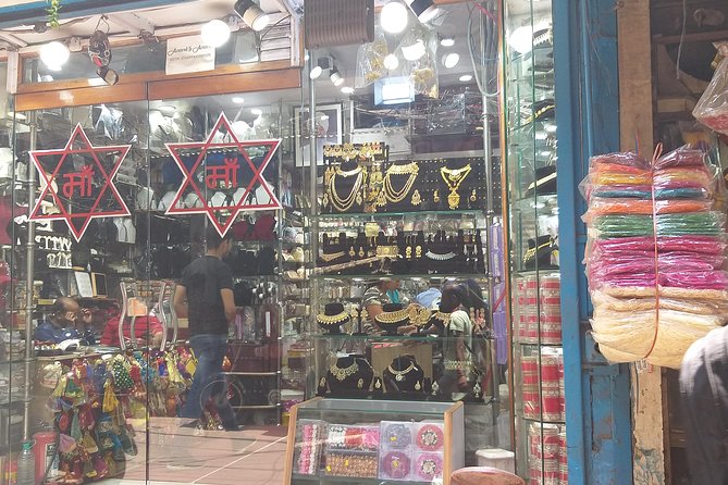 Private Custom Delhi Shopping Tour With Local Expert - Booking Information and Pricing