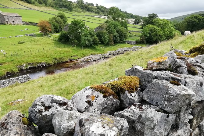Private Hire: Yorkshire Dales From Leeds in 16 Seater Minibus - Pricing and Booking