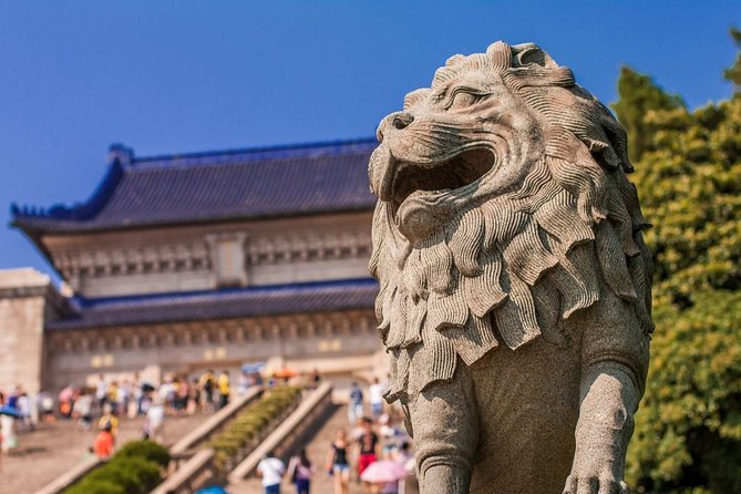 Private Nanjing Layover Tour to Sun Yat-sem Mausoleum and Xiaoling Tomb