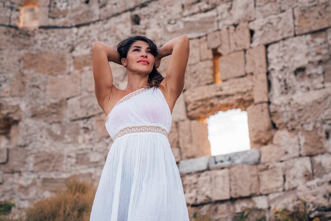Private Professional Holiday Photoshoot in Athens - Pricing: From 3.37