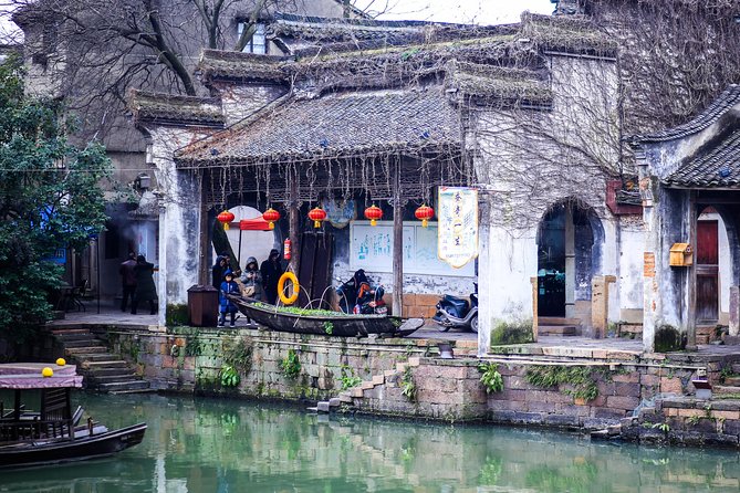 Private Shanghai Layover Tour to Fengjing Water Town With Lunch Option - Accessibility and Weather Considerations