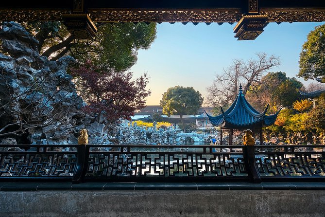 Private Tongli Water Town Tour From Suzhou With All Inclusive Option - Professional Guide