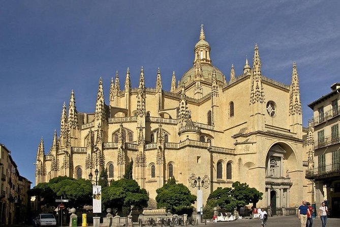 Private Tour Ávila - Segovia From Madrid With Tapas Route - Booking and Cancellation Policy