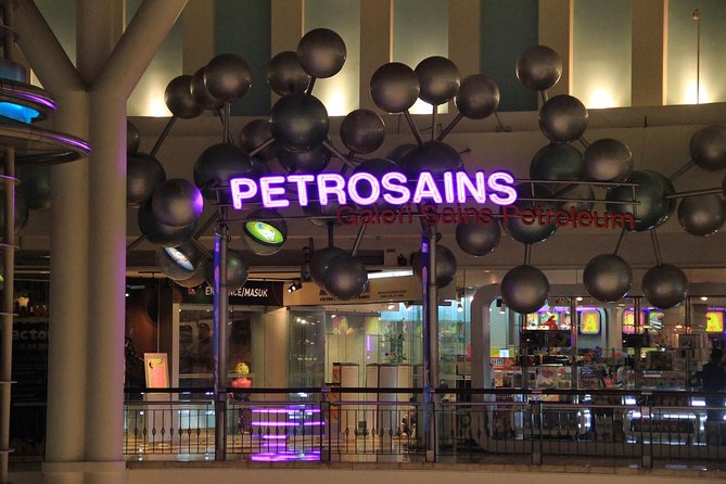 Private Tour : Skip The Line Petronas Twin Towers, Petrosains & Aquaria KLCC - Price and Booking