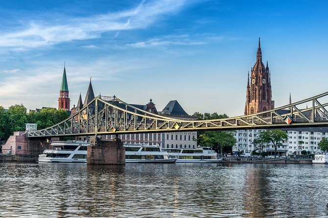 Private Transfer: Frankfurt to Frankfurt Airport FRA in Van - Included Amenities