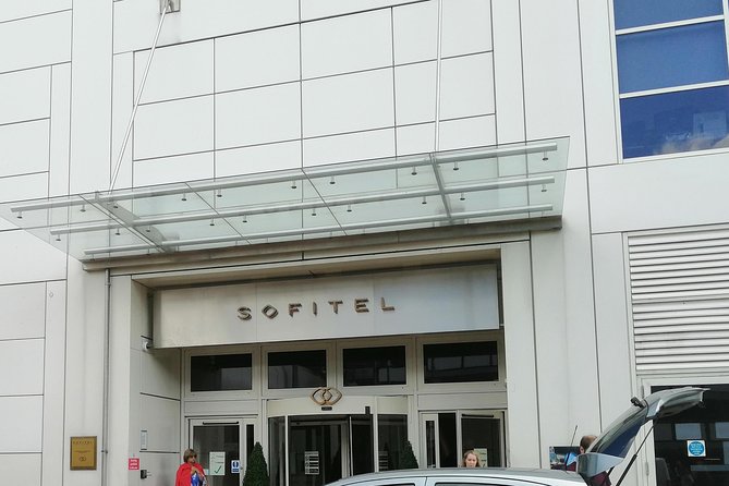 Private Transfer From Gatwick Airport to Portsmouth Cruise Terminal - Booking Information