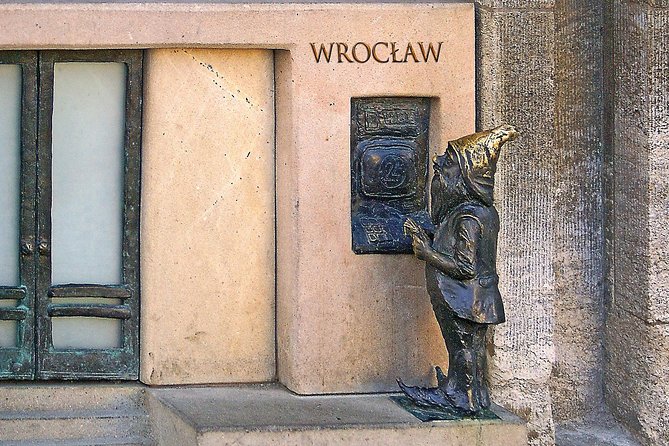 Private Transfer From Warsaw to Wroclaw With 2h of Sightseeing - Pricing and Booking