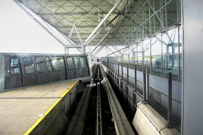 Private Transfers Between London Stansted - London City Airports - Air-conditioned Vehicle