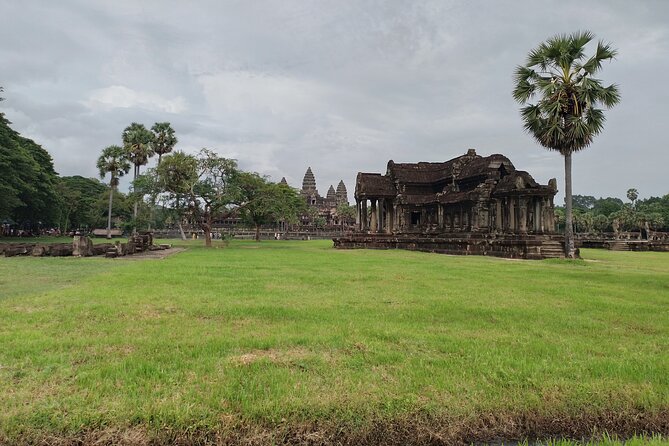 Remork(Tuk Tuk) With Driver & English Tour Guide for Small Tour - Cancellation Policy