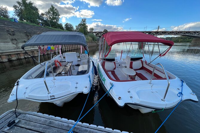 Rental of Motorboat for 10 on Vistula in Warsaw No License Needed - Weather and Communication Tips