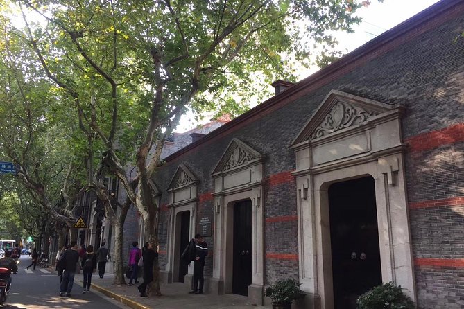 Shanghai Private Sunset Tour: Temple, Xintiandi +Dinner in Oriental Pearl Tower - Tour The Sum Up