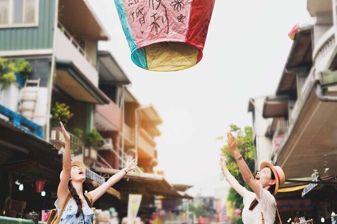 Taiwan Coastal Delight Tour Yehliu, Jiufen and Shifen - Shifen Waterfall Adventure