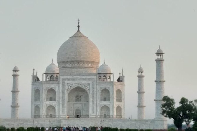 Taj Mahal Tour With Local Old Kinnari Bazar. - Meal and Refreshments