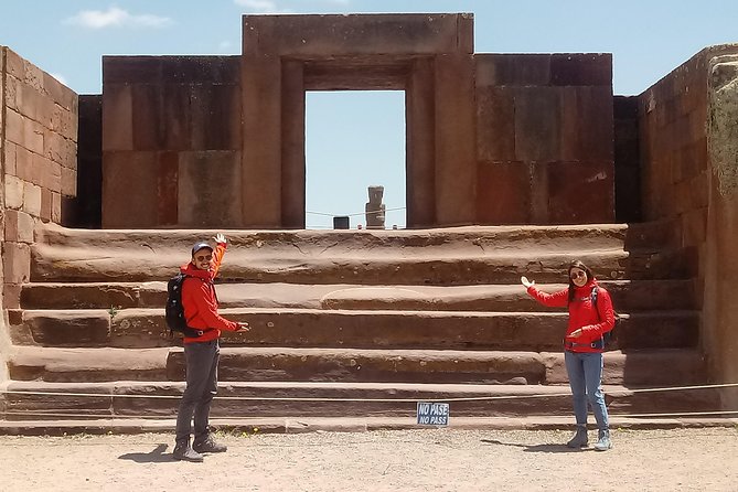 Tiwanaku Archaeological Site + Titikaka LAKE - Expectations and Guarantees