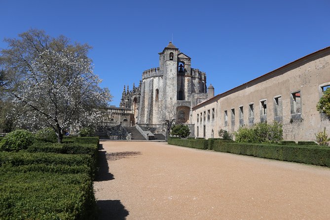 Tomar and Mafra Small Group Tour From Lisbon - Group Size Limitations