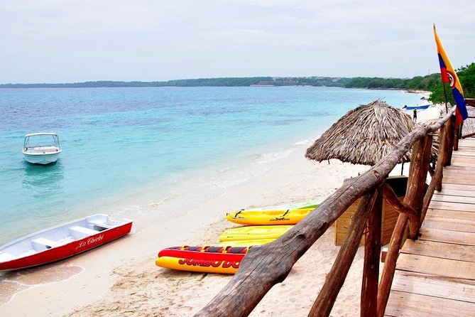 Tour to Playa Blanca Barú With Lunch and Hotel Pick-Up