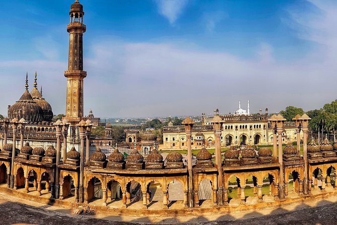 Touristic Highlights of Lucknow (Guided Fullday Sightseeing Tour by Car)