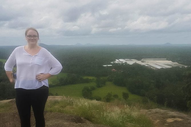 Transfer Between Colombo Airport (Cmb) and Hotel Topaz, Kandy - Price and Booking