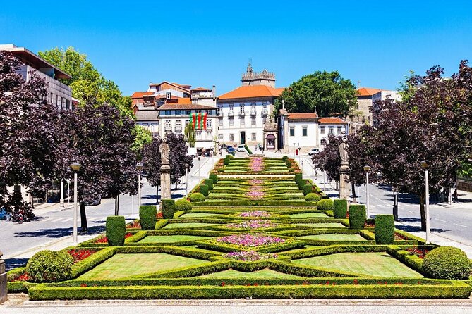 Transfer to Guimarães From Lisbon - Additional Booking Tips and Information