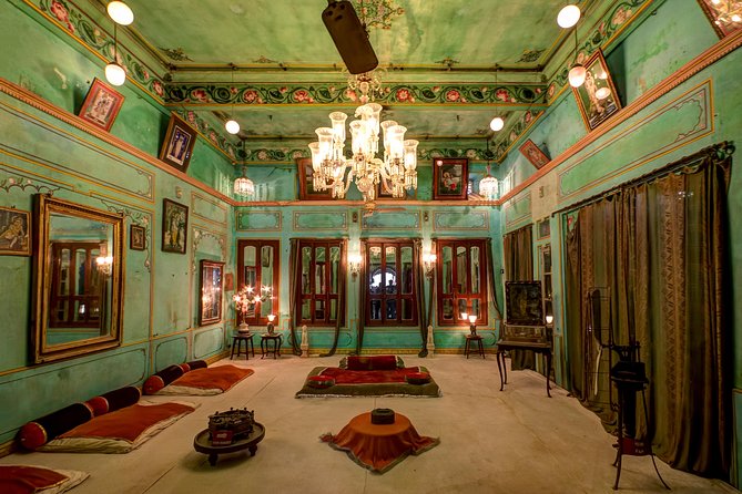 Udaipur Full Day City Tour With Boat Ride - What To Expect