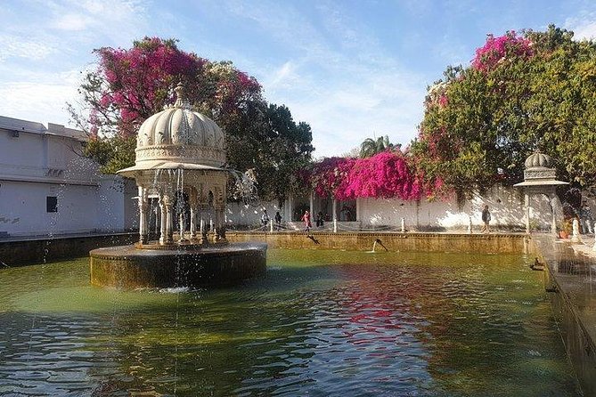 Udaipur: Full Day City Tour With Boat Ride at Lake Pichola - Boat Ride Experience