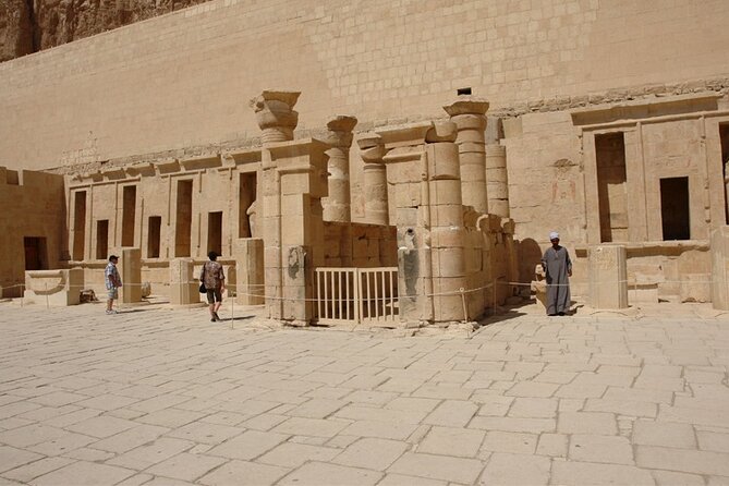 Valley of the Nobles, Habu Temple, and Deir El Medina Tour - Nearby Attractions