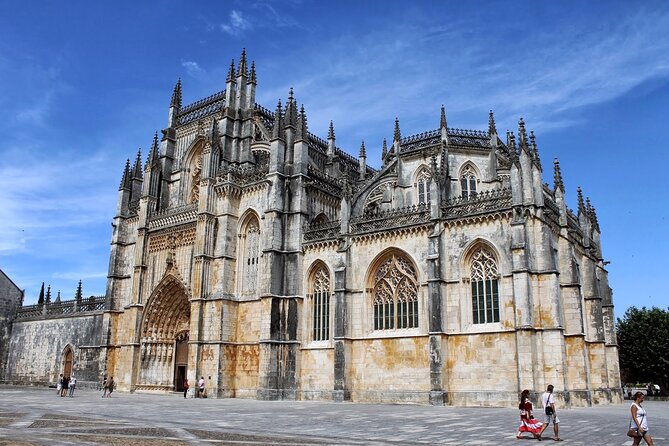 Visit Batalha, Alcobaça, Nazaré, and Óbidos on a Private Tour From Fátima - Visit Nazaré