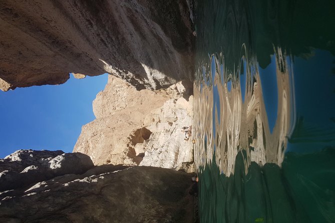 Wadi Shab & Sinkhole - Transportation Details