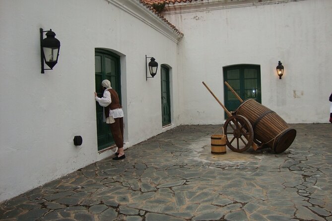 Walking Tour Centro Historico With Breakfast at Traditional Bar - Tips for Participants