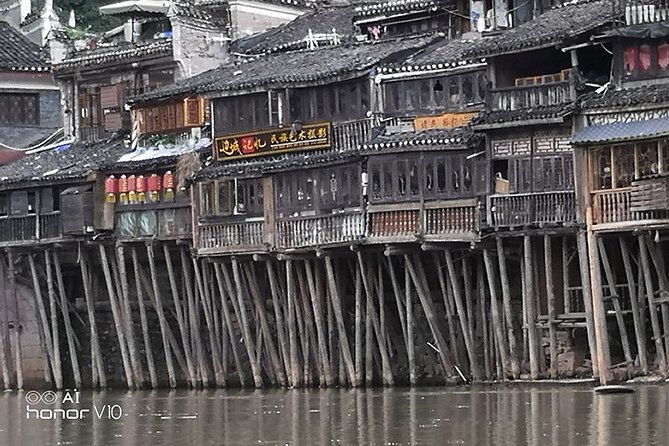 ZJJ Private Tour to Dehang Fenghuang and Fanjinshan With Hotel - Pricing and Group Size Information
