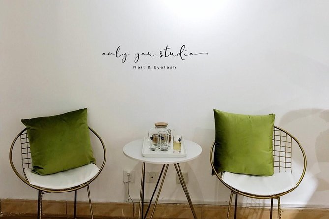1.5-Hour VIP Manicure Experience in Chengdu Panda Style - Salon Directions