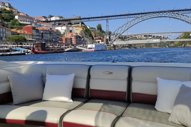 1h Private Boat Tour Between Afurada and Ribeira - The Sum Up