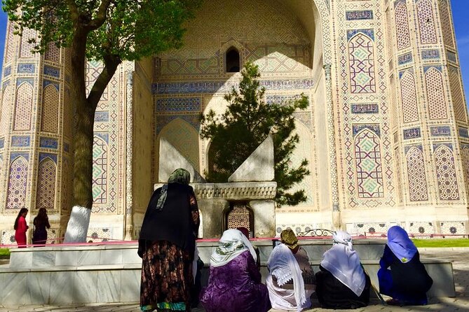 2 Days Train Tour From Tashkent in Samarkand and Bukhara