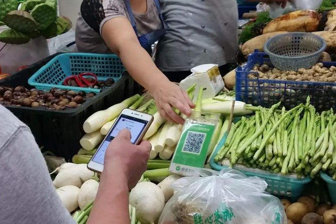 4-Hour Private Shanghai Old and New Market Tour - Accessibility and Attire