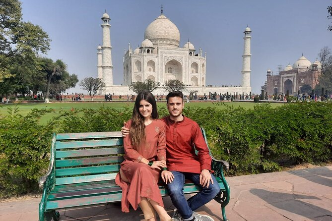 Agra Honeymoon Tour With Roof Top Dinner - Dining Experience