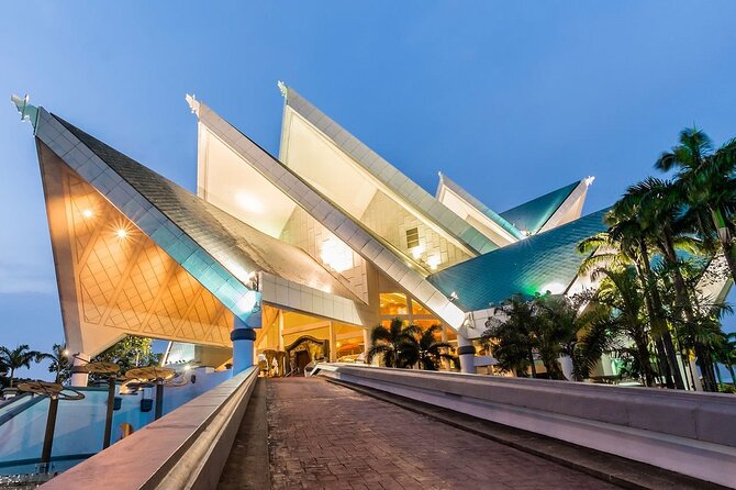 Arrival Private Transfers From Airport KUL to Kuala Lumpur in Business Car - The Sum Up