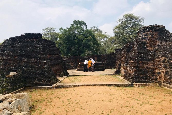 Aukana & Ancient Kingdom Anuradhapura Day Tour From Kandy - The Sum Up
