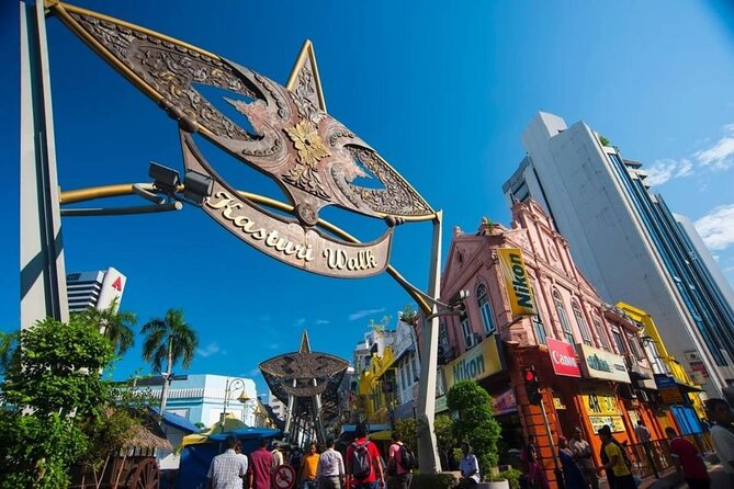 Batu Caves, National Mosque & Religious Tour With Bana Leaf Lunch - The Sum Up