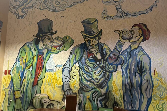 Bishkek Nightlife : How Metropolis Lives & Crafted Drinks in Bars - Savoring Artisanal Beverages in Bishkek