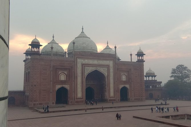 Delhi Agra Delhi By Super Fast Train - Pricing and Guarantee