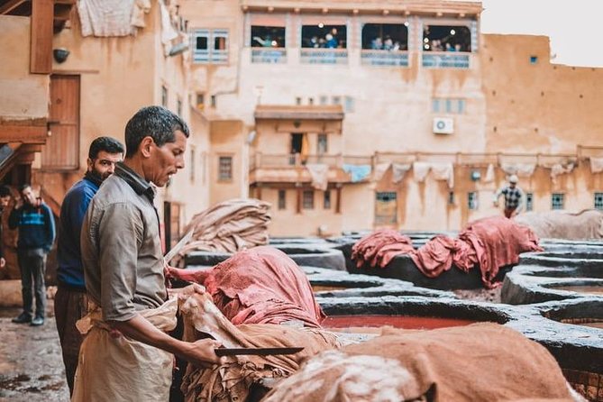 Fez Medina Tour 5 Hours ( GUIDE DRIVER MINIVAN INCLUDED) - Meeting Point Directions