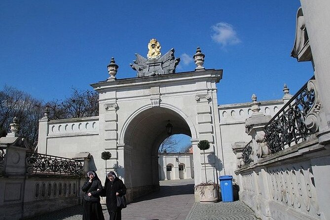 From Krakow: Czestochowa Black Madonna - Additional Information and Policies