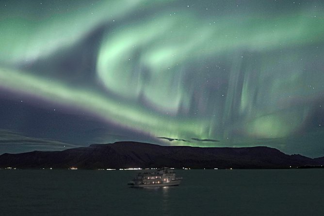 Golden Circle & Northern Lights by Boat - German Option - Booking Process
